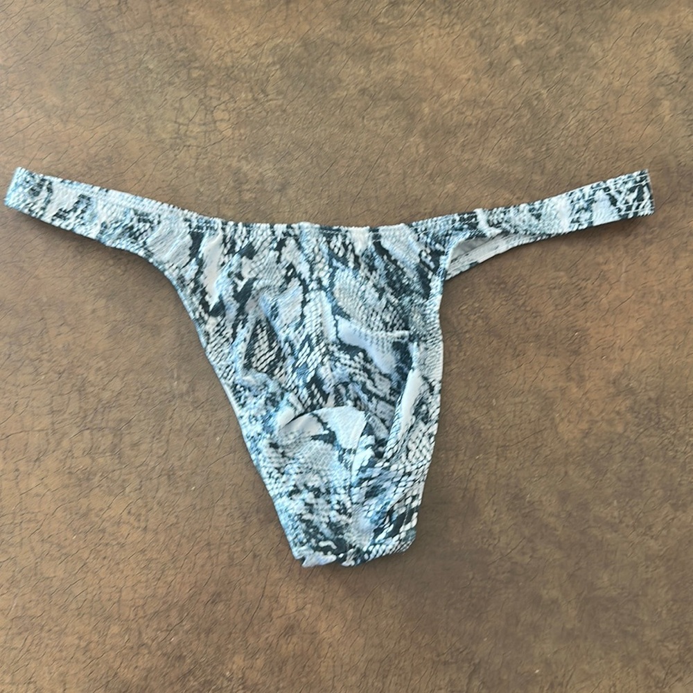 Men’s JJ Malibu, white snakeskin thong